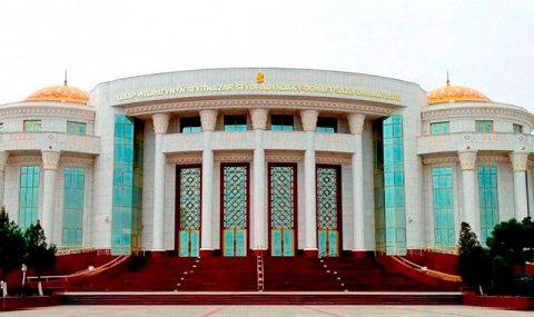 В театре Лебапского велаята Туркменистана состоялась премьера новогодней сказки