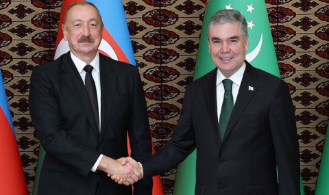 Туркменистан и Азербайджан обсудили сотрудничество на встрече в «Авазе»