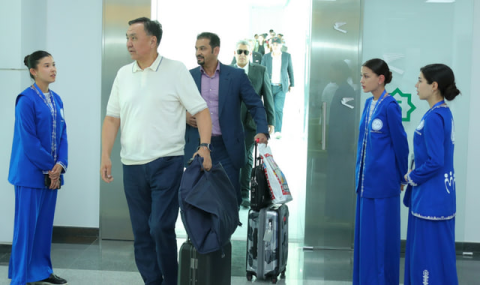 Более 300 студентов-волонтеров помогают на конференции ООН в Туркменистане