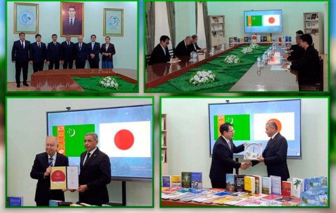 Туркменскому сельхозуниверситету переданы книги в рамках проекта «Read Japan»