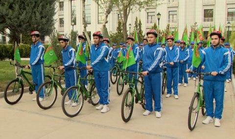 В ИМО МИД Туркменистана проходит акция под девизом «Пауза от гаджетов»