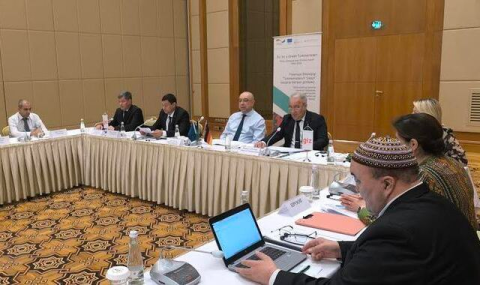 В Ашхабаде прошел второй круглый стол по доработке стратегии ВИЭ