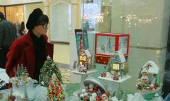 В Ашхабаде открылась выставка новогодних кукол