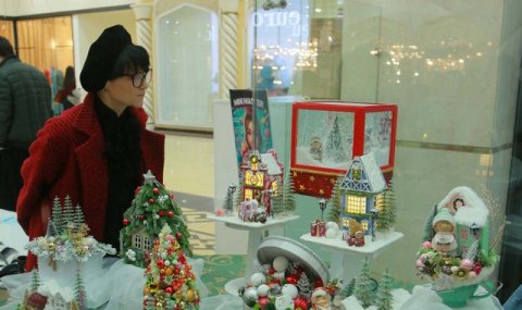 В Ашхабаде открылась выставка новогодних кукол
