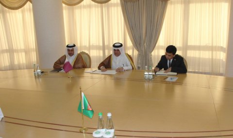 В Ашхабаде обсудили развитие туркмено-катарских отношений