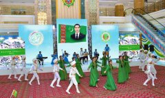 В Ашхабаде выбрали победительницу конкурса «Iň eýjejik gyzjagaz – 2026»