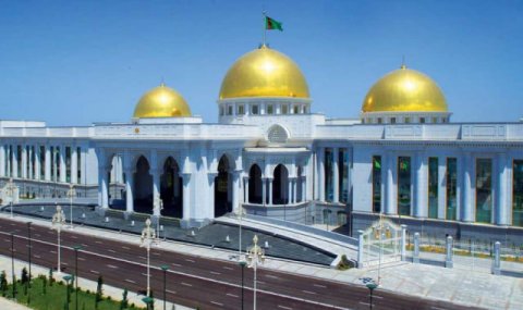 Президент Туркменистана получил поздравления от кыргызского коллеги