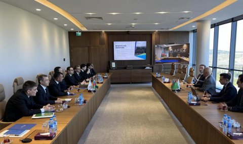 Делегация Туркменистана обсудила сотрудничество на встречах в Баку