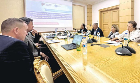 Специалисты Туркменистана и Казахстана изучили систему оповещения на Амударье