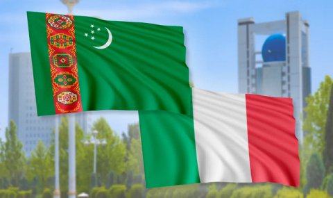 Министр образования Туркменистана встретился с послом Италии