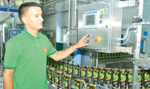 В Ахалском велаяте производят более тысячи тонн соков ежемесячно