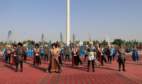 В Балканском велаяте отмечают День Конституции и Государственного флага