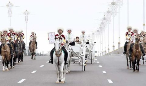 В Туркменистане прошло чествование коллектива «Галкыныш»