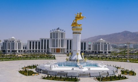 Гурбангулы Бердымухамедов ознакомился с ходом строительства города Аркадаг