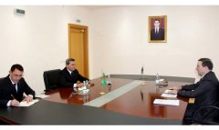 Глава МИД Туркменистана провел встречу с послом Азербайджана