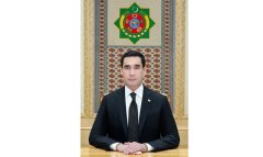 Сердар Бердымухамедов поздравил старшее поколение Туркменистана с праздником