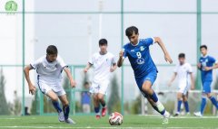 В Туркменистане проходит первое юношеское футбольное первенство