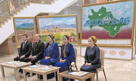 В Туркменистане в музее города Аркадаг состоялось творческая встреча