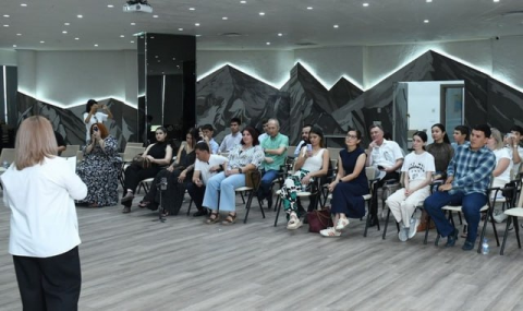 В Ашхабаде обсудили стартапы и культуру на встрече Go Night