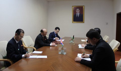 В Меджлисе Туркменистана встретились с послом КНДР в РФ