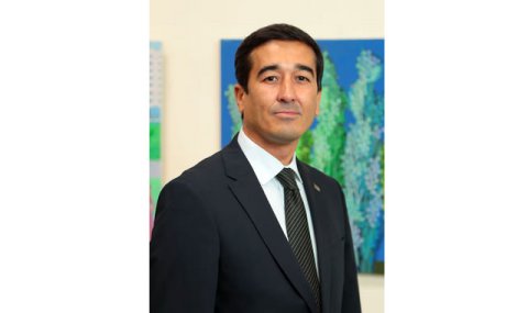 Туркменский художник удостоен медали Академии художников тюркского мира