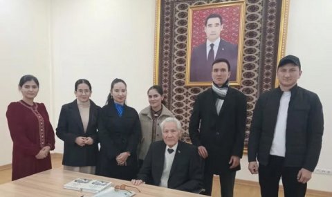 В Ашхабаде состоялась встреча молодых поэтов и журналистов