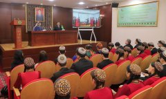 В ТГУ имени Махтумкули прошел обучающий курс с участием посла ОАЭ