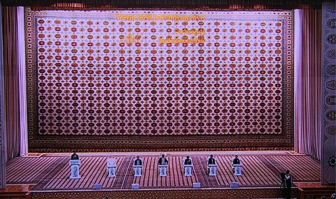 Гурбангулы Бердымухамедов завершил открытие конференции речью в Конгресс-центре