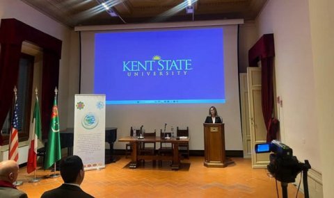 ВУЗы Туркменистана и США провели совместную конференцию