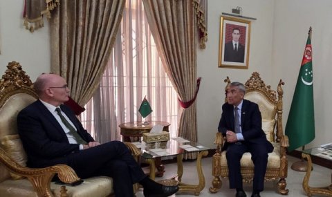 Посол Туркменистана в Пакистане встретился с новым послом Австралии