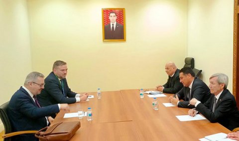 Польские дипломаты обсудили сотрудничество в Ашхабаде