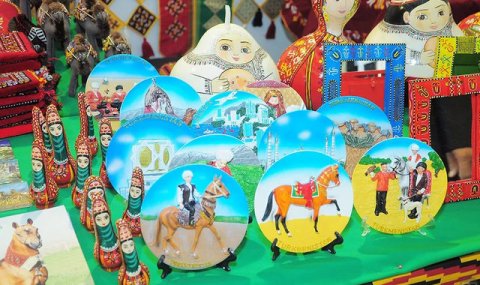 В Туркменистане стартуют продажи сувениров к юбилею нейтралитета