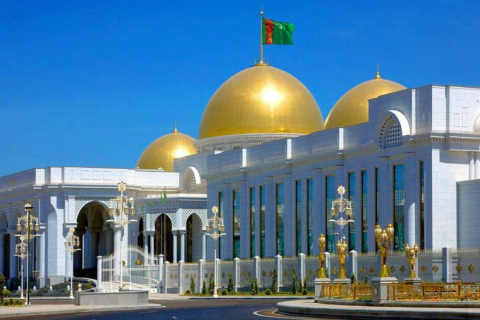 Туркменистан проведет конкурс красоты ахалтекинских коней