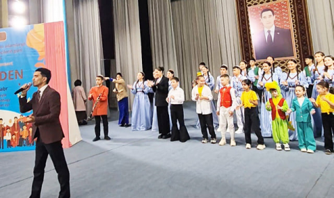 В Мары прошёл концерт, объединивший участников разных возрастов