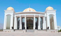 Первая библиотека Туркменистана отметила 130-летие