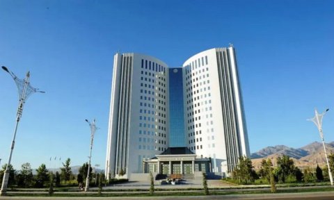 В Туркменистане начат приём документов в колледжи и вузы страны