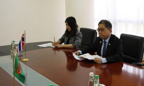 В МИД Туркменистана прошла встреча с завершающим свою дипмиссию послом Таиланда