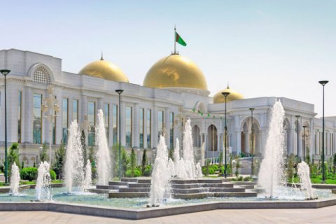 Президент Узбекистана поздравил Туркменистан с Днём независимости