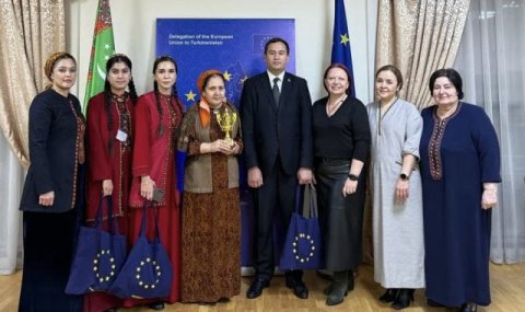 В Туркменистане прошли студенческие дебаты ко Дню прав человека