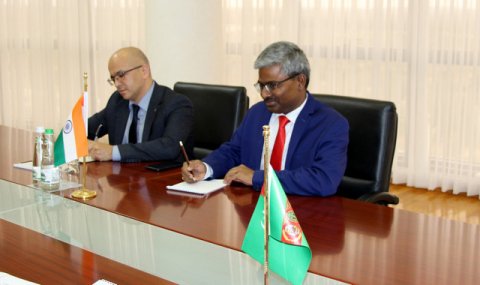 В МИД Туркменистана прошла встреча с Послом Индии