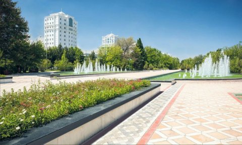 Парк имени Атамурата Ниязова временно закрыт на реконструкцию