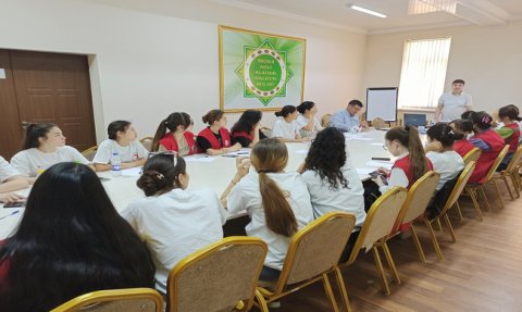Школьная безопасность: тренинги в Лебапе и Дашогузе