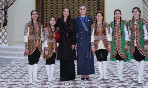 Ашхабад и Баку расширяют гуманитарное взаимодействие