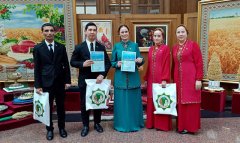 Победители конкурса сочинений получили награды в Туркменистане