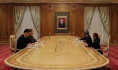 В Меджлисе Туркменистана прошла встреча с послом Индии