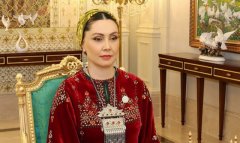 Огулджахан Атабаева награждена медалью к 30-летию нейтралитета Туркменистана