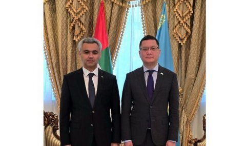 Посол Туркменистана провел встречу с послом Казахстана в ОАЭ