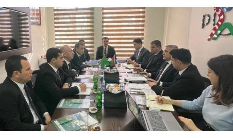 Туркменистан и Азербайджан расширяют транспортные связи