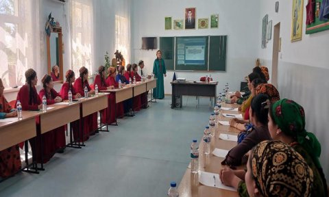 В шести регионах Туркменистана прошли тренинги для молодежи по устойчивому развитию