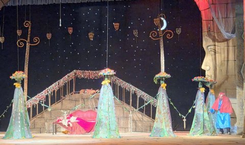 В Марыйском велаяте Туркменистана прошла премьера спектакля «На пути любви»